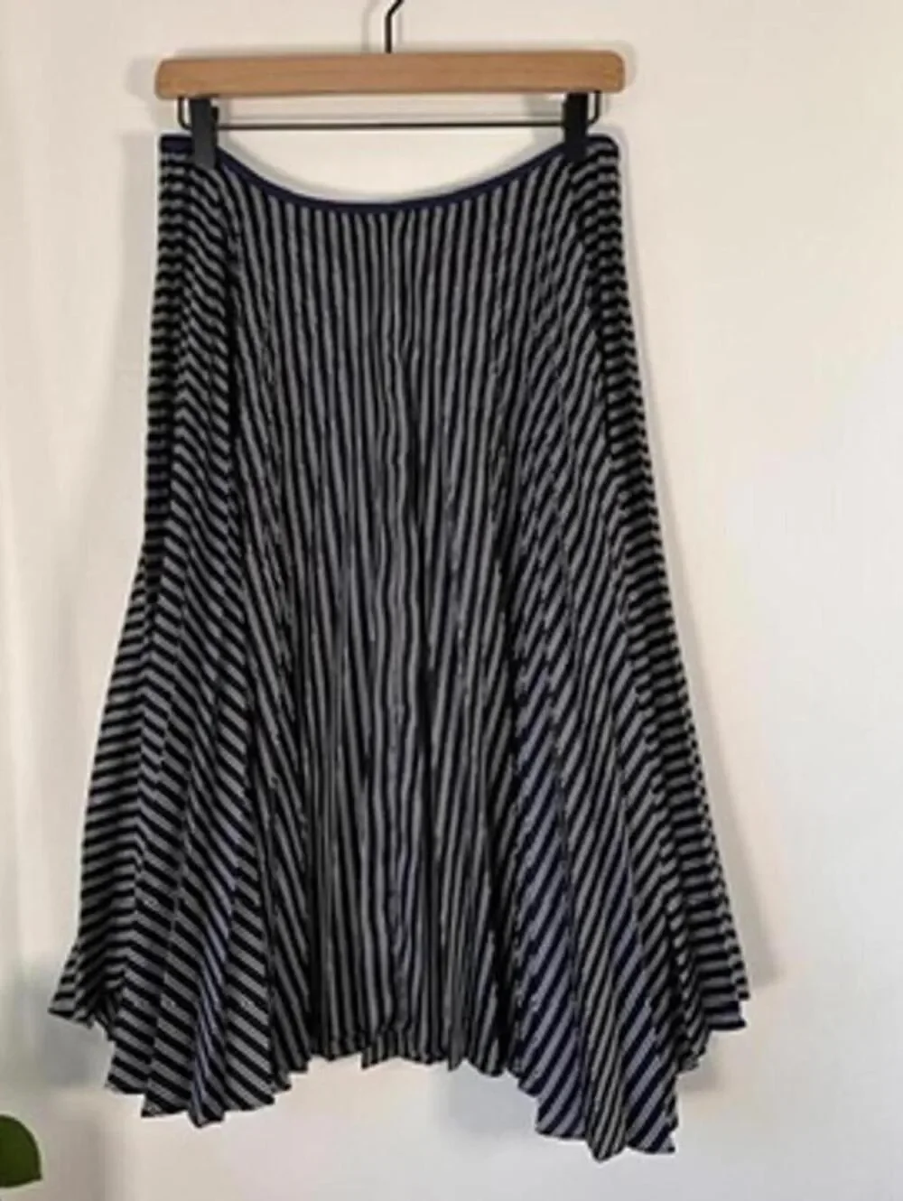 Theory Zeyn Satin Pleated A-Line Skirt M Navy White Striped Knee‎ Length